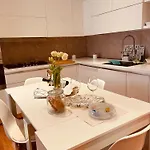Luxury Dandy House *
