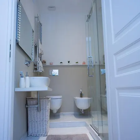 Апартаменты Luxury Dandy House *