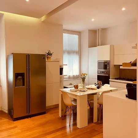 Luxury Dandy House لا سبيتسْيا